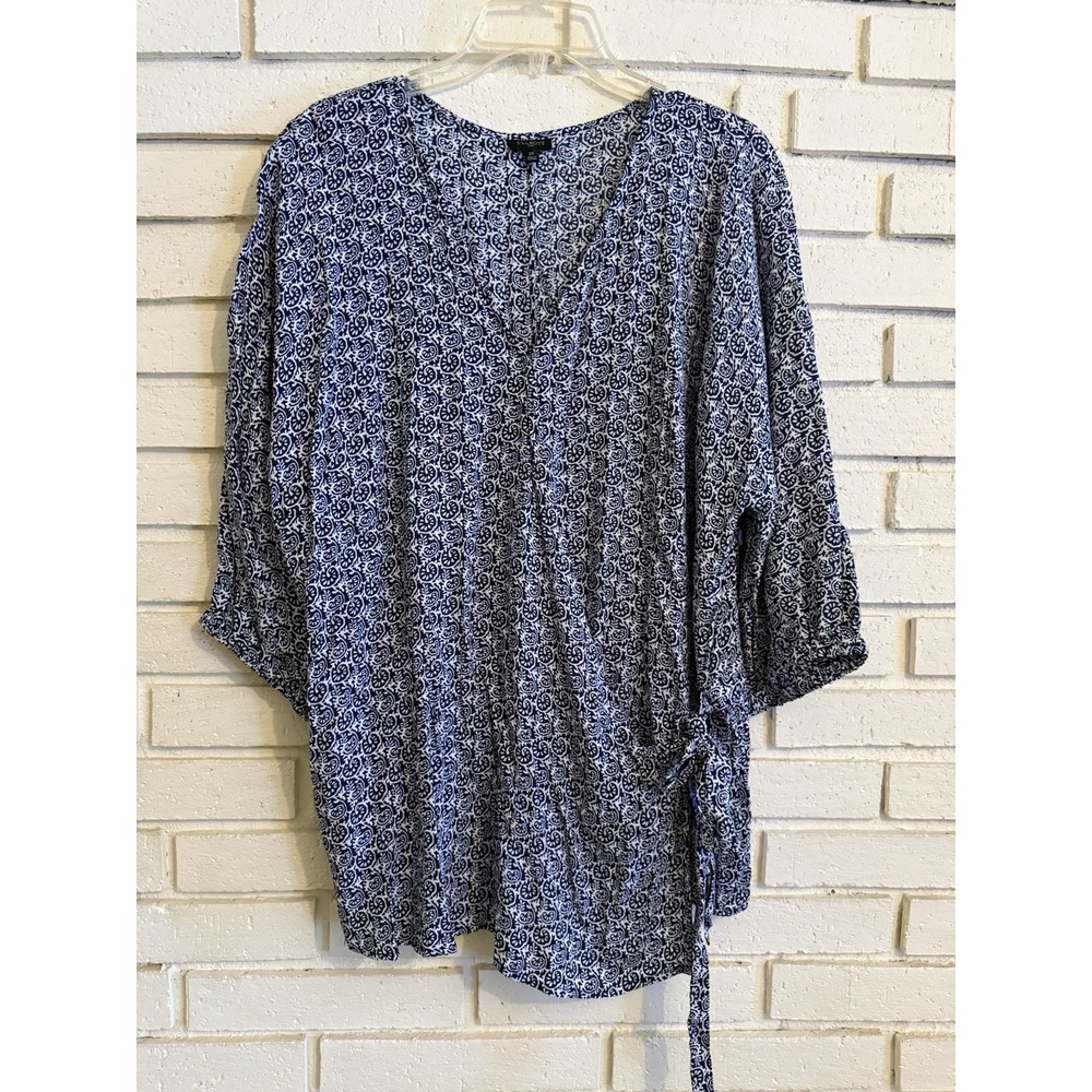 Talbots Wrap Blouse Womens Size 2X Blue & White Geometric Shell Pattern
